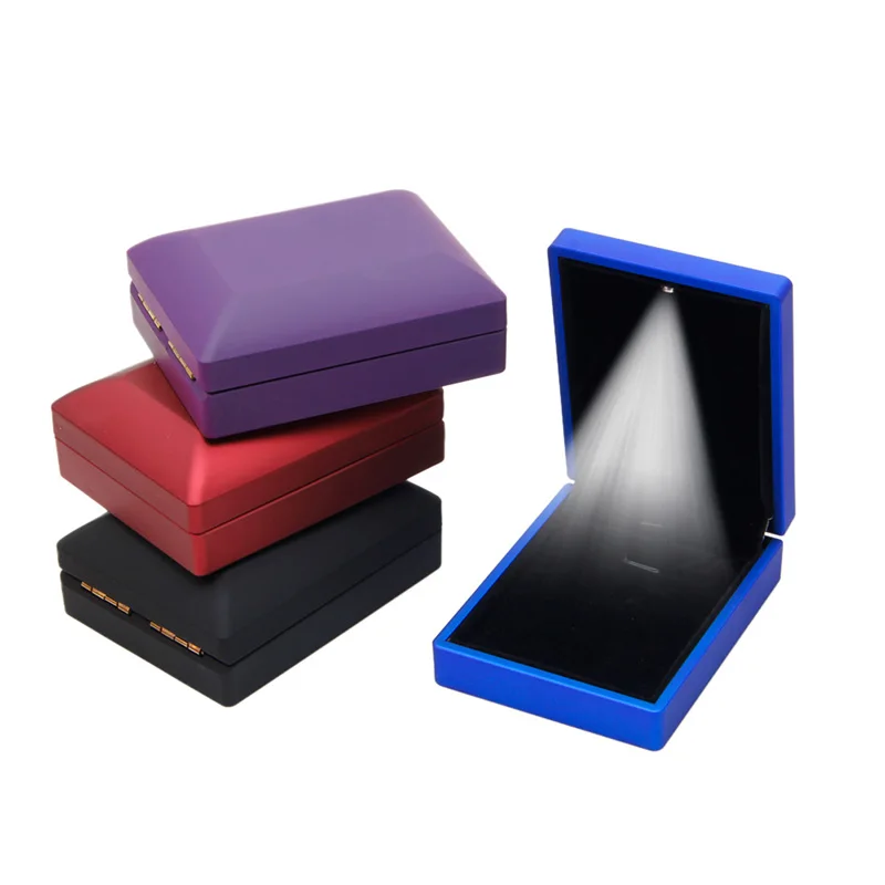 

Premuim Pendant Necklace LED Light Gift Box Case Jewelry Display Wedding Supply