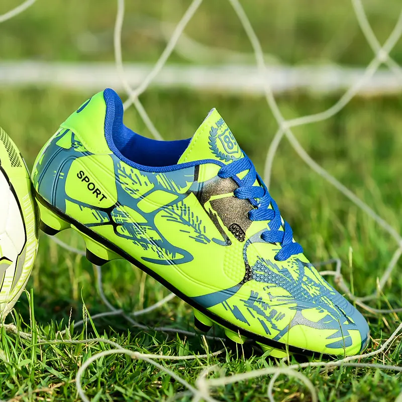 

Fashion Green Men Soccer Cleats Boys Football Shoes Antiskid Low Ankle Soccer Shoes Men Outdoor Sport Sneakers chaussure soccer