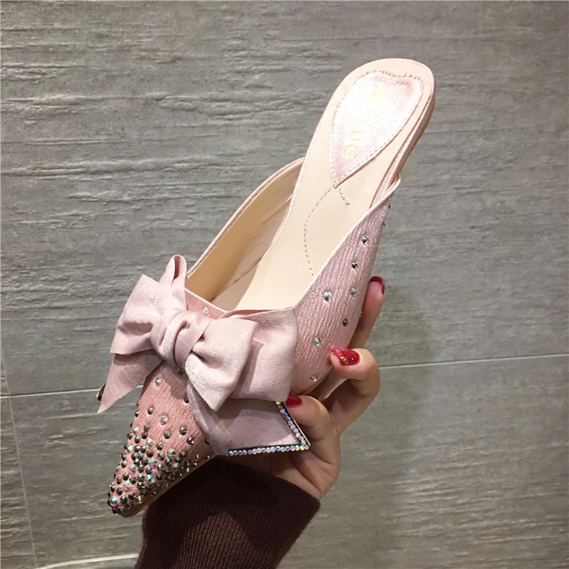 Мюли женские прозрачные со стразами шлепанцы с заостренным носком бант странный