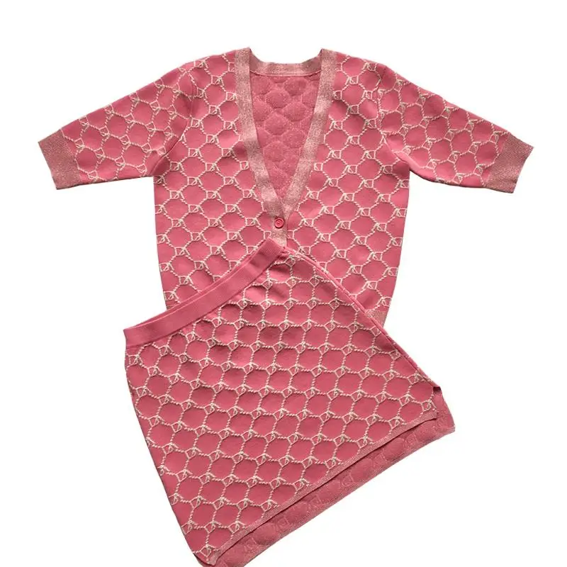 

2021 Summer New Elegant All -Matching Sheath Fashion Socialite V-neck Short Sleeve Knitted Suit Two - Piece Set