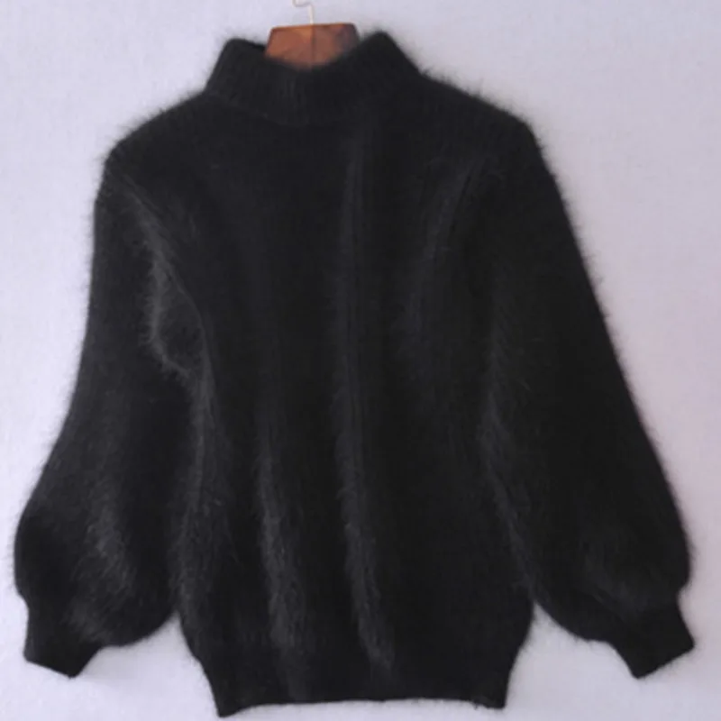 Свитер женский утепленный однотонный с высоким воротником и рукавами-фонариками