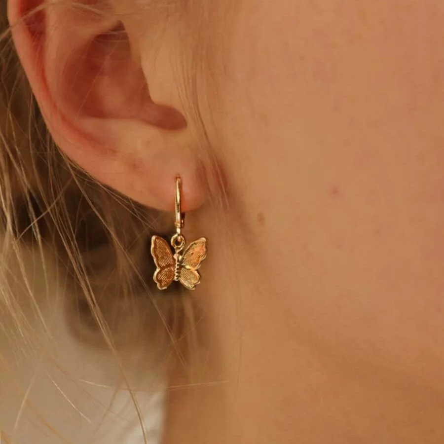 

2021 new butterfly pendant earrings creative retro gold frosted metal ear buckle ladies earrings jewelry accessories wholesale