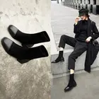 Полусапоги 2021 г. Новая зимняя женская обувь Демисезонные ботильоны из флока на плоской подошве универсальные кожаные носки