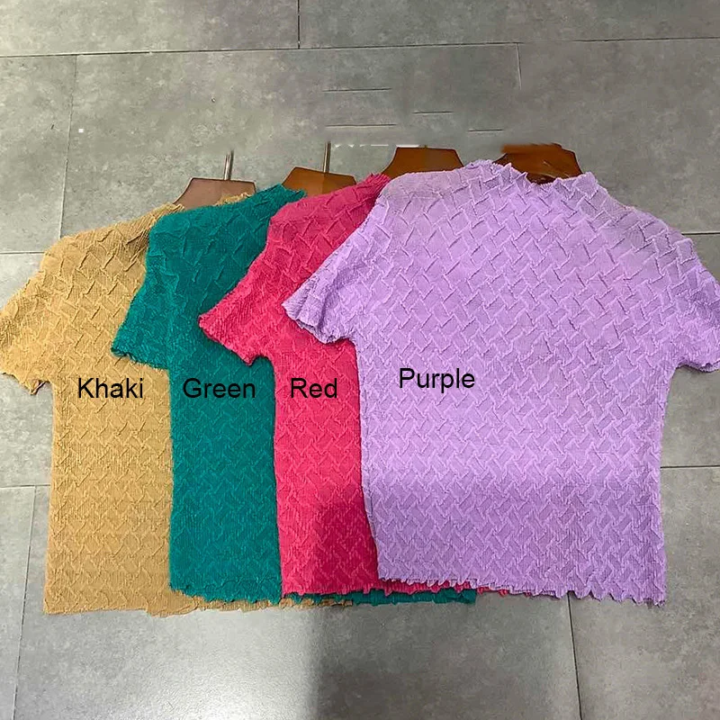 

LANMREM Women Translucent T-shirt New Turtleneck Short Sleeve 2021 Summer Female Pleated Fashion Top Clothing 2021 2E1459