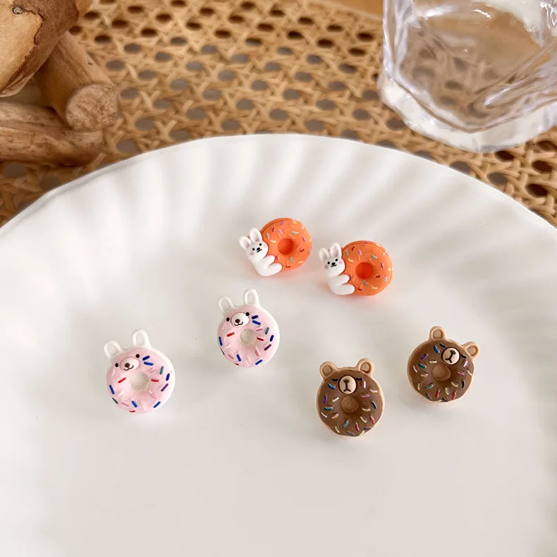 Милые серьги-гвоздики QiLuxy с изображением мультяшного пончика - Цена: 