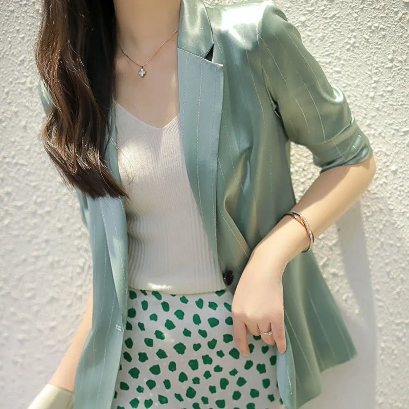 

Женский тонкий пиджак, блестящий пиджак в ярких шелковых полосках, с рукавом три четверти из уксусной кислоты, мятно-зеленого цвета