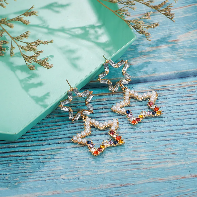 Серьги гвоздики с пентаграммой звездами и жемчугом женские вечерние ювелирные