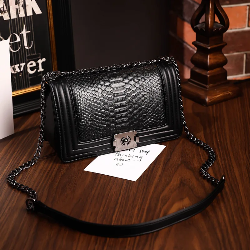 

2021 Spring and Summer New Korean Fashion Snakeskin Pattern Chain Small Square Bag Shoulder Diagonal Texture Lock Bag Girl Bag