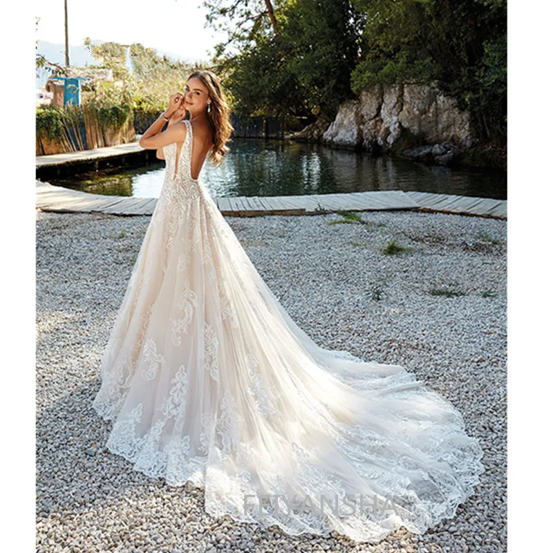 Свадебное платье с бретельками белое открытой спиной для пляжа новинка