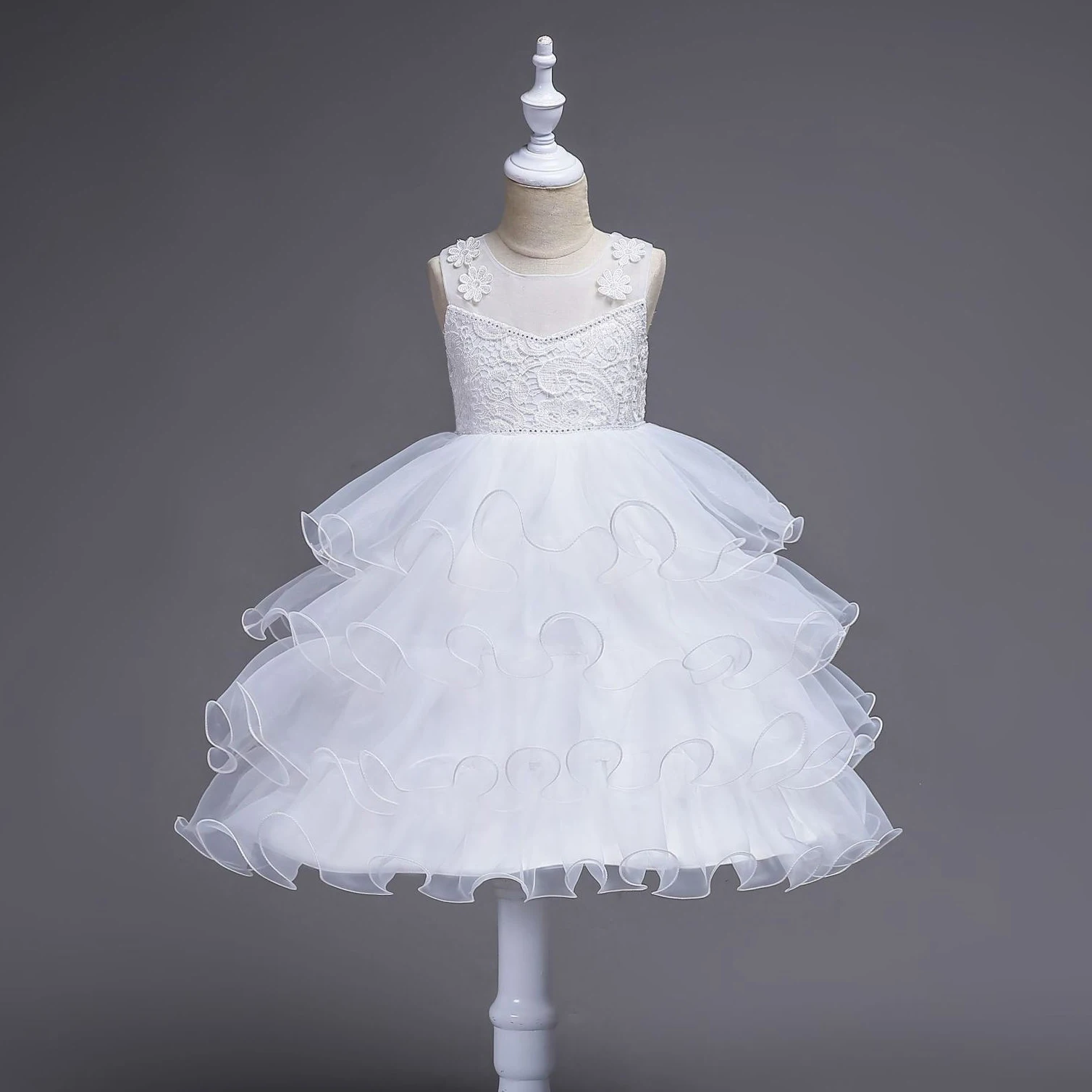 Короткое платье с оборками для выпускного вечера 2019 принцессы на день рождения