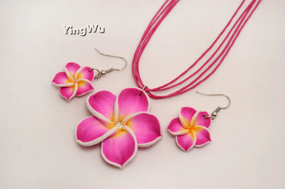 Yingwu случайно отправляет цветной набор из полимерной глины цветочные серьги