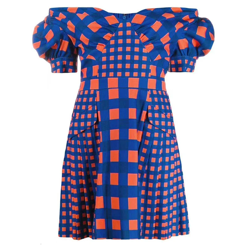 Клетчатое платье с открытыми плечами цветными блоками без бретелек высокой