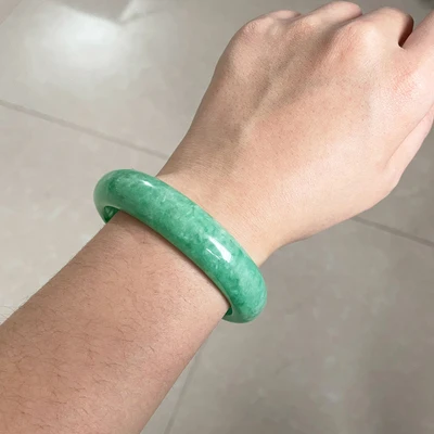 

Zheru Jewelry Natural Burmese Emerald Green 54-64mm Bracelet Elegant Princess Jewelry Best Gift for Mother and Girlfriend