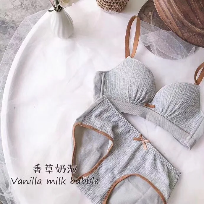 Мягкое Нижнее белье для женщин собранное на маленькую грудь без стальных дышащих