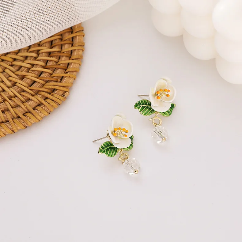 

Resin Drip Glaze White Daisy Flower Vintage Water Drop crystal Earrings Small And Exquisite Kolczyki Pendientes Aretes Jewelry