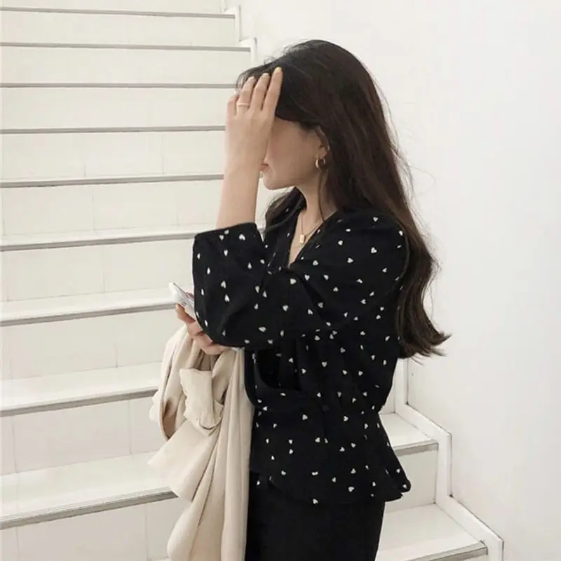 

2020 Women's Blouse Spring New Heart Shape Print Shirt Fashion Sweet V-neck Long-sleeved Chiffon Shirts For Ladies