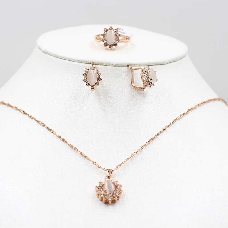 Комплект из колье и серёг розового золота с опалом|Ювелирные наборы| |