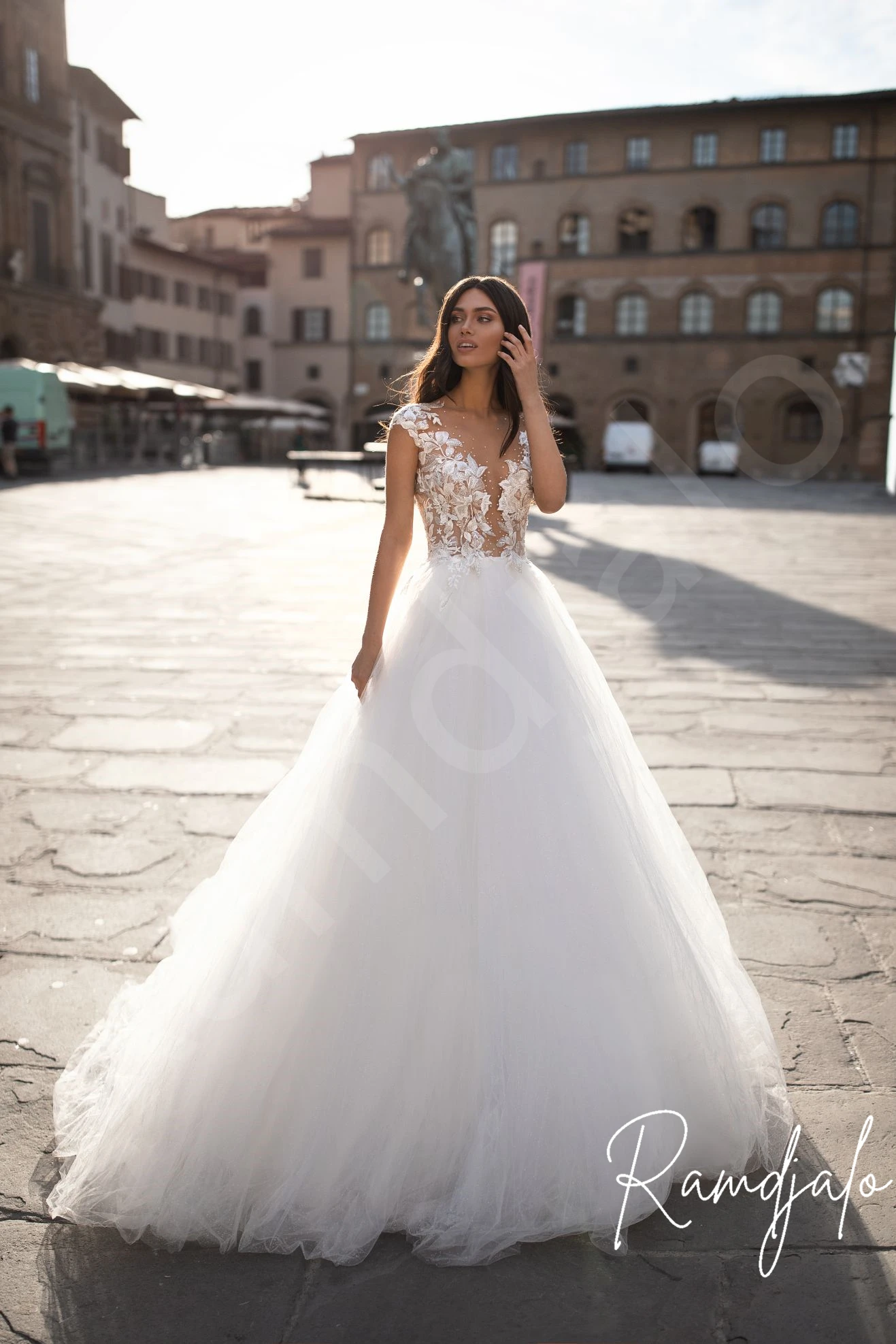 

Tulle Wedding Dresses 2021 Princess A Line Lace Top Plugging Deep V-Neck Court Train Transparent Short Cap Sleeves Sexy Bridal