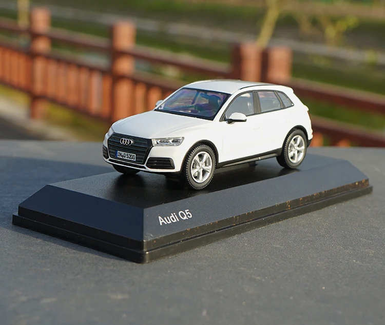 1:43 Q5 AUDI Q5 сплав модель автомобиля статическая Высокая имитационная металлическая модель автомобилей с оригинальной коробкой