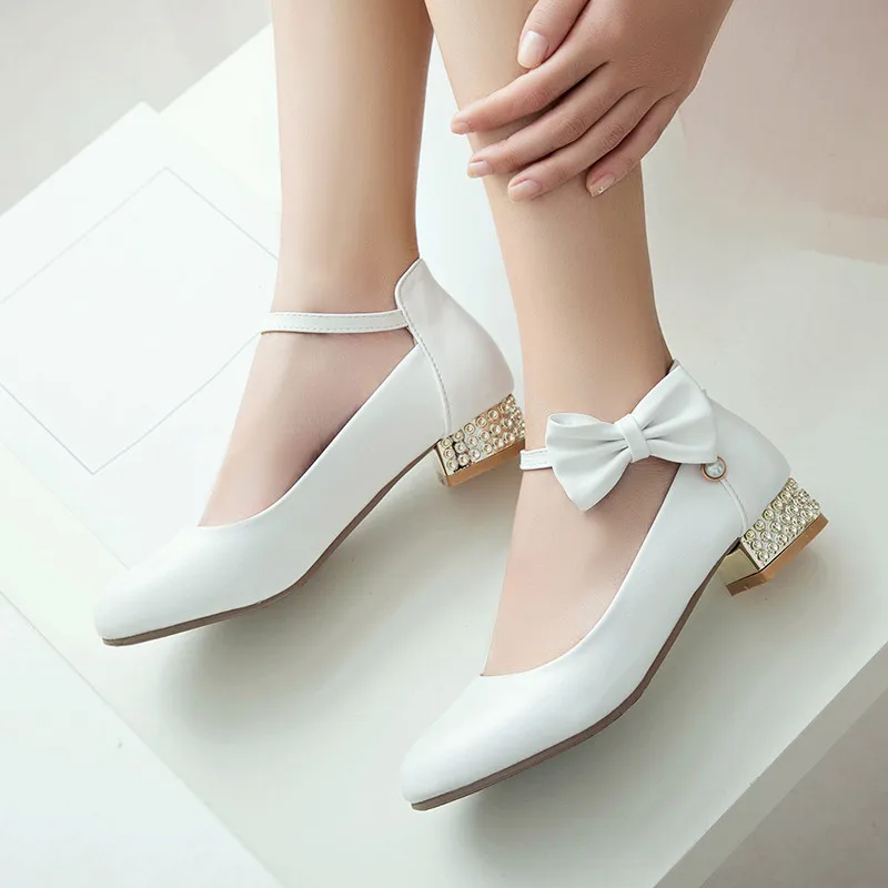 

YQBTDL Весна 2022 модные женские туфли-лодочки с кристаллами на массивном каблуке с бантом ремешком на щиколотке розовые белые свадебные вечерние туфли женские на низком каблуке