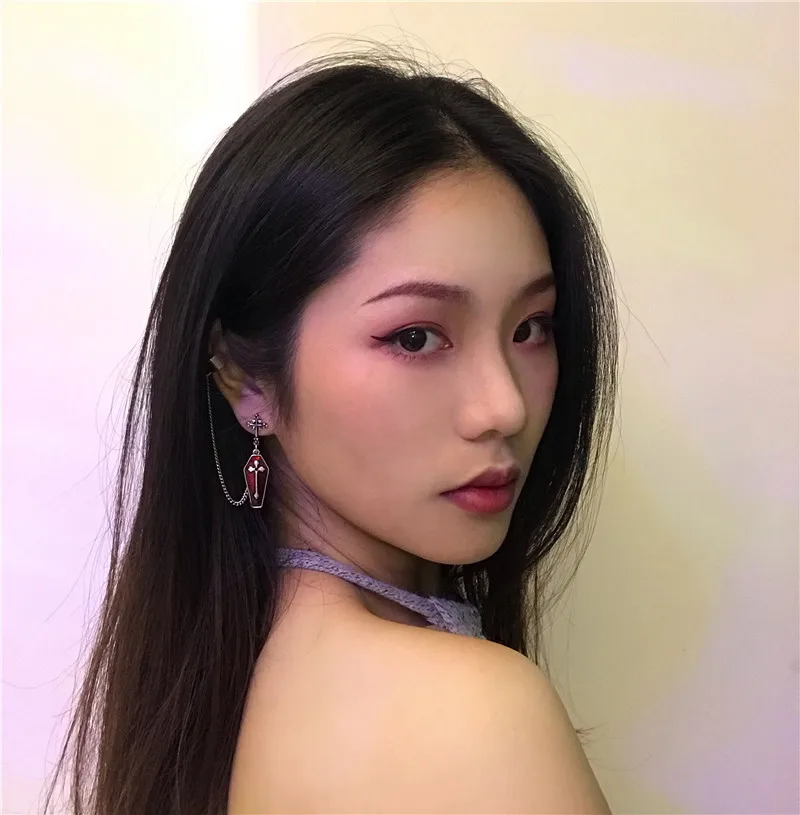 HUANZHI новинка готические винтажные длинные висячие серьги в стиле панк с Красной