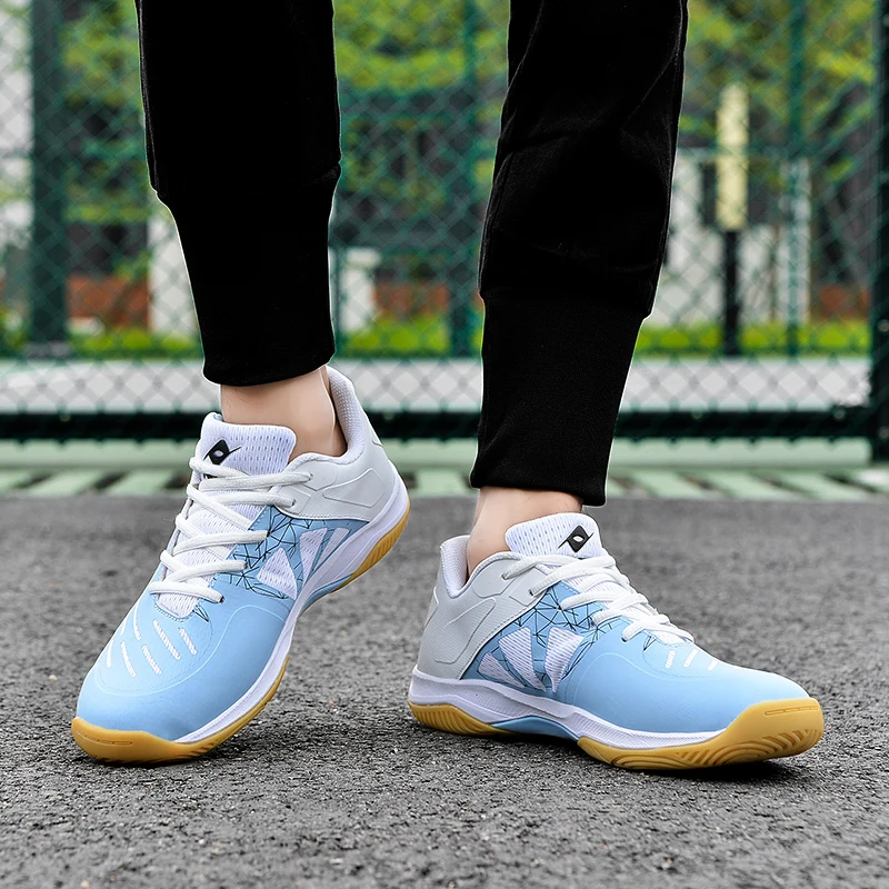 

2021 Hot Deals Badminton Shoes for Man Suede Leather Professional Table Tennis Shoes Men Wearable Badminton Gym Shoes for Womens