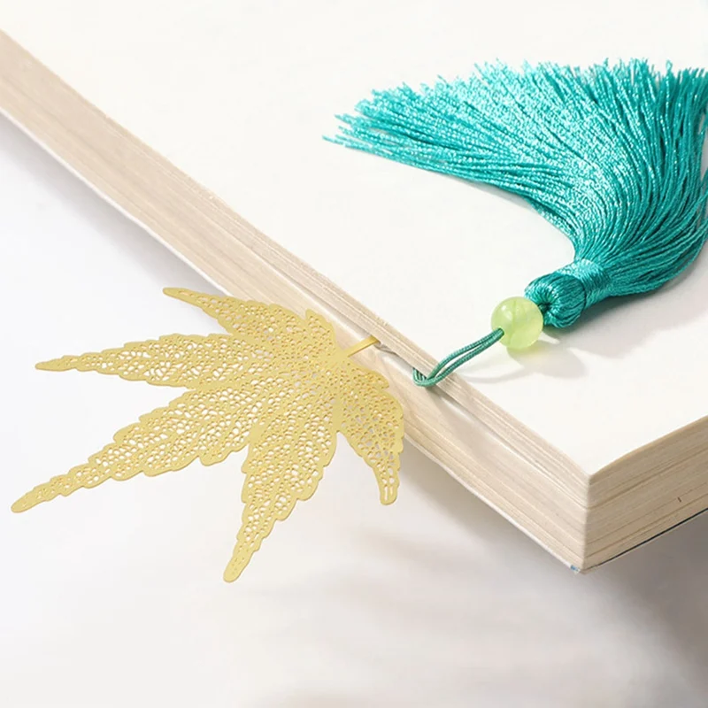 

1PCS Chinese Style Bookmark Metal Creative for Lotus Hollow Tassel Book Stationery Bookmark Office School Supplies
