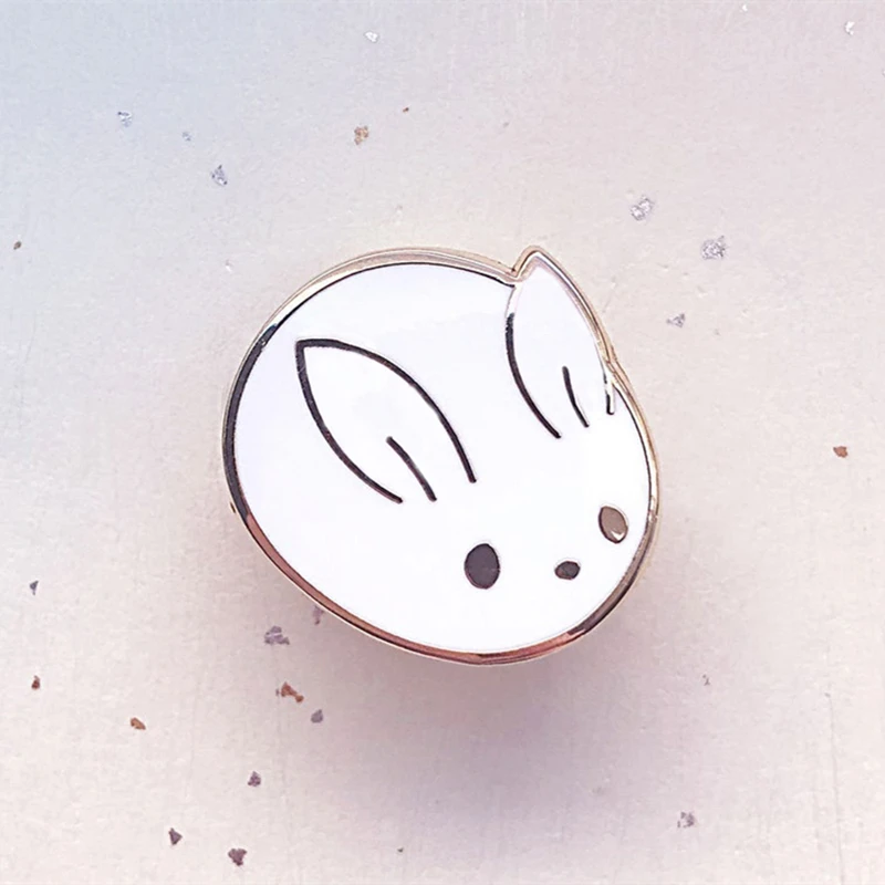 

Cartoon Cute White Rabbit Kawaii Small Animal Hard Enamel Badge Brooch Creative Backpack Lapel Pin Jewelry Party Brooch Fan Gift