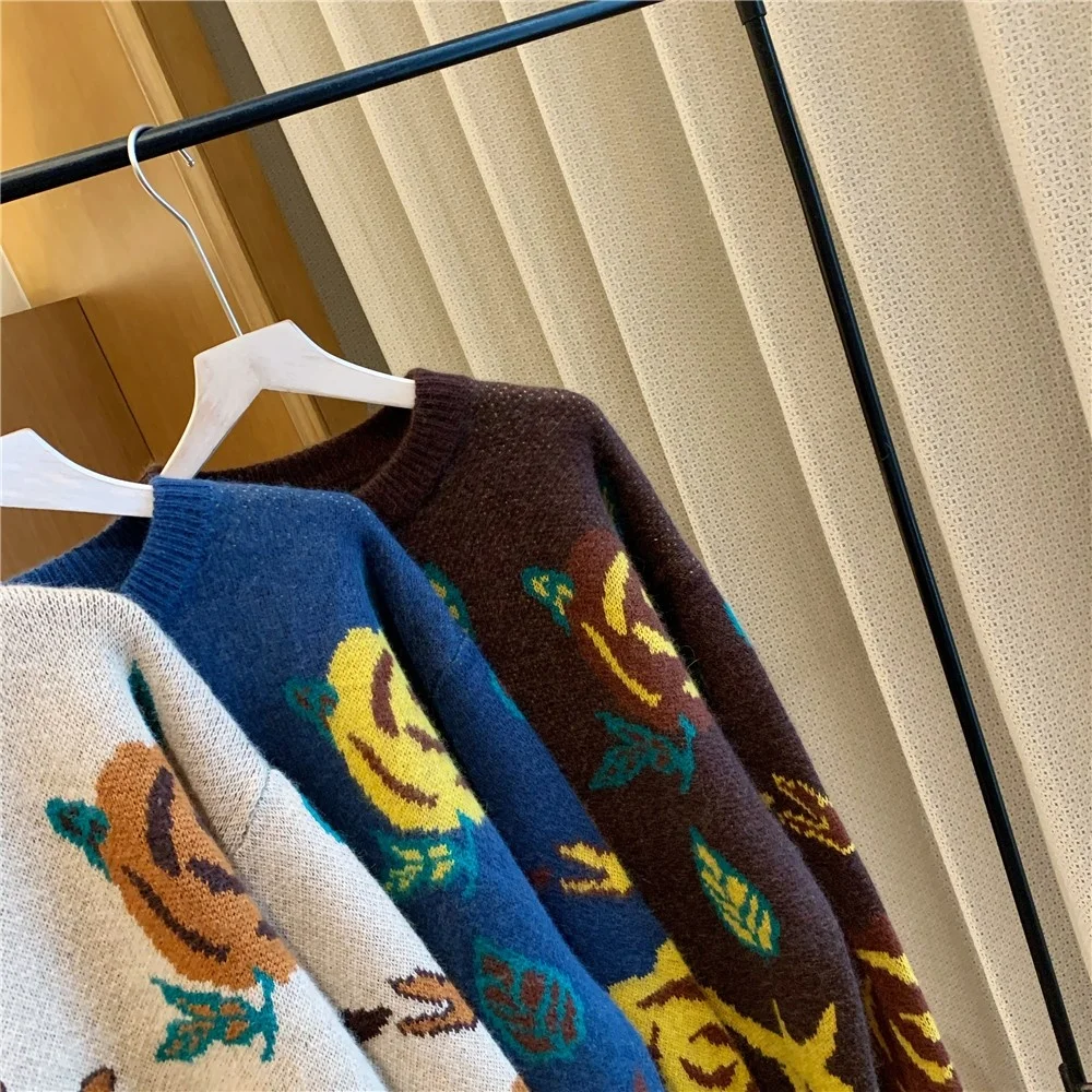 

Juice Snow 2020 Autumn And Winter New Round Neck Sweater Contrast Color Retro Jacquard Raccoon Velvet Warm Sweater Pullover Top