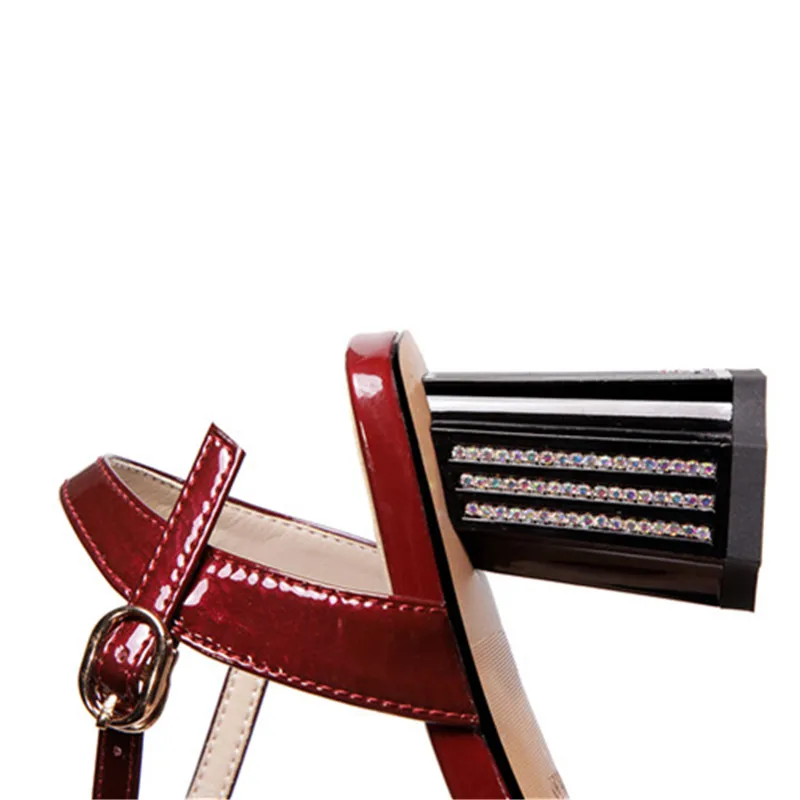 Женские туфли из натуральной кожи MORAZORA черные или белые вечерние на высоком