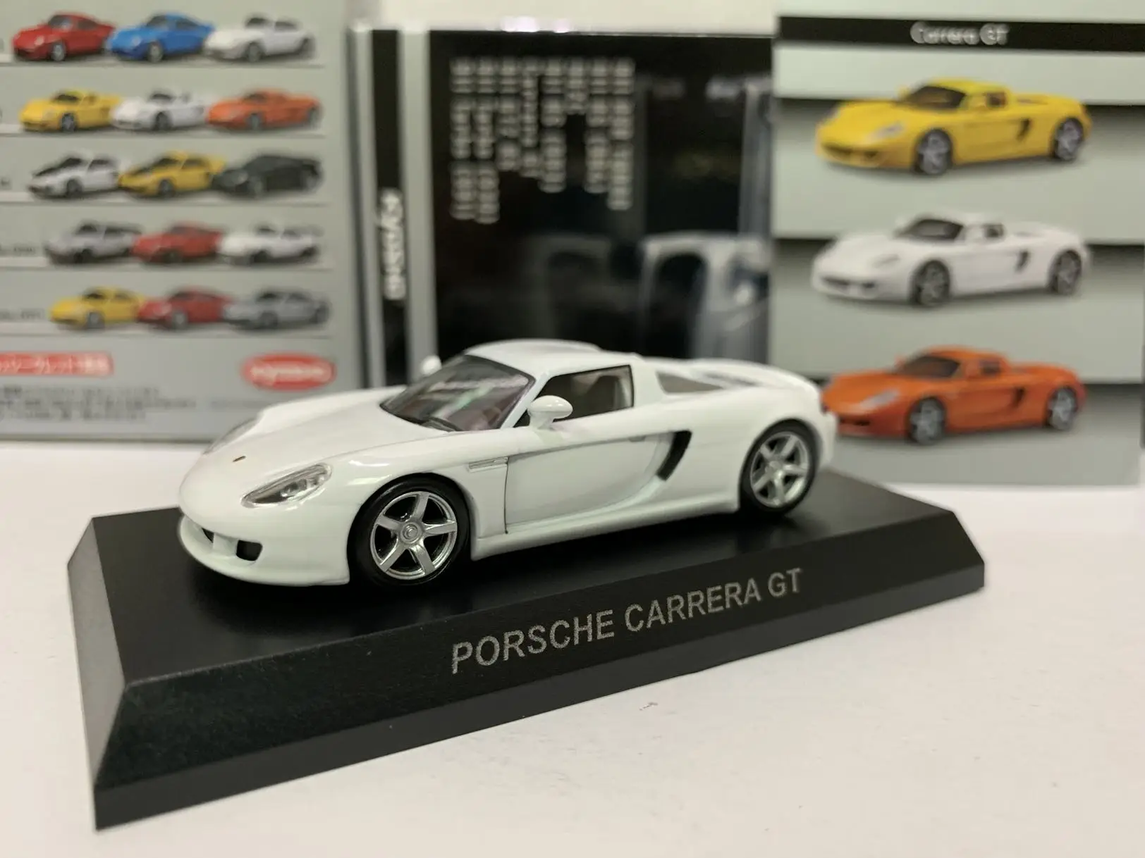 

KYOSHO 1/64 Porsche Carrera GT Collect die casting alloy trolley model