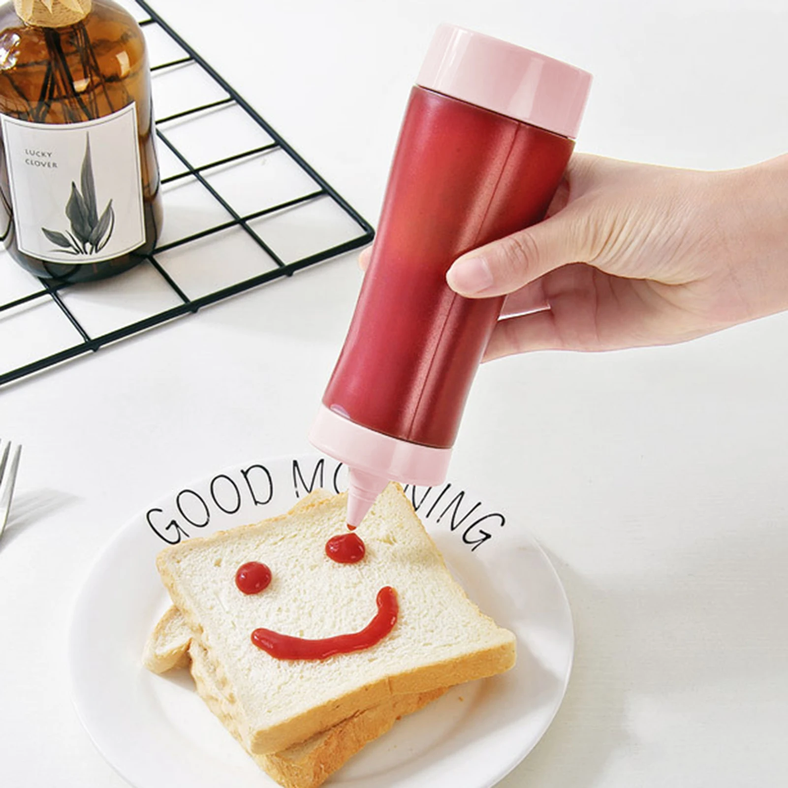 

Plastic Condiment Squeeze Bottles Kitchen Ketchup Sauce Dispenser Kitchen Gadget Thickening Condiment Squeeze Bottles