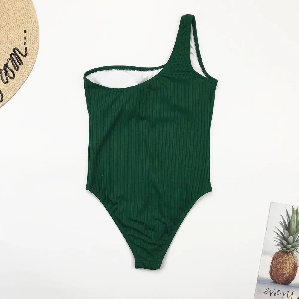 Женский сетчатый купальник в зеленую полоску с вырезом на одном плече цельный