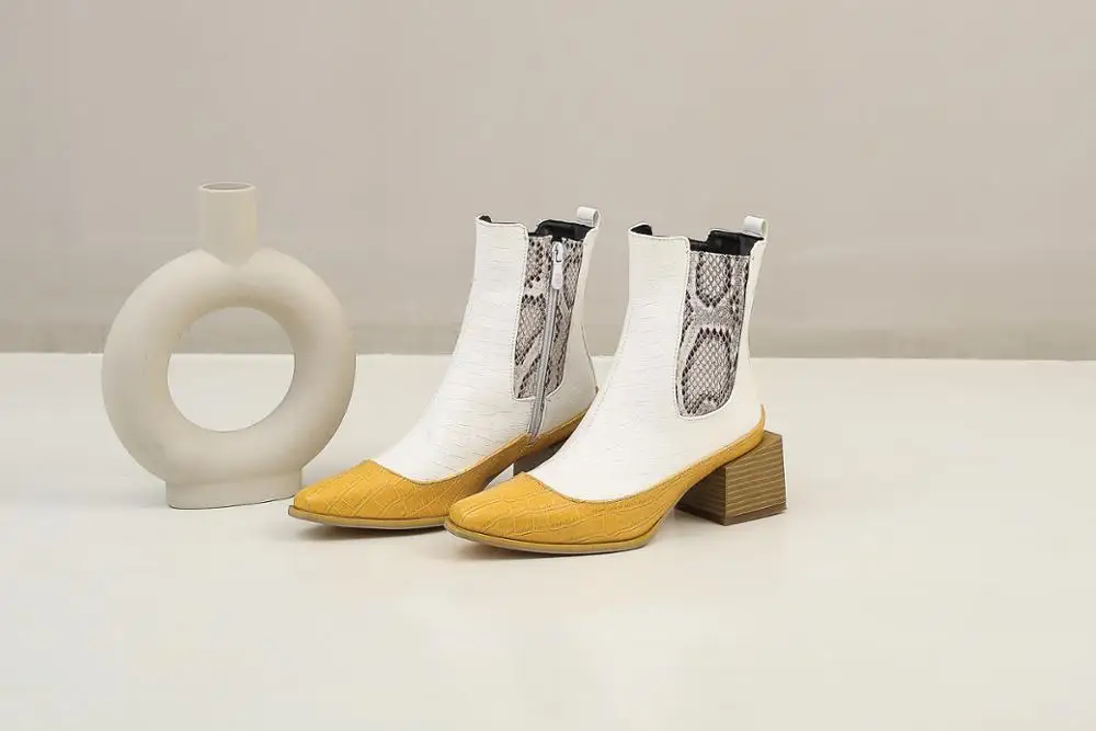 Женские дешевые сандалии гладиаторы на плоской подошве с вырезами Летняя