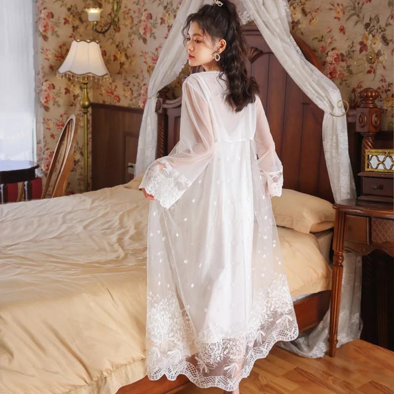 

Women's Spring and Autumn Nightdress New Long Sleeve Mesh Embroidered Nightgown French Royal Style Lace Sexy Robe Gown Sets