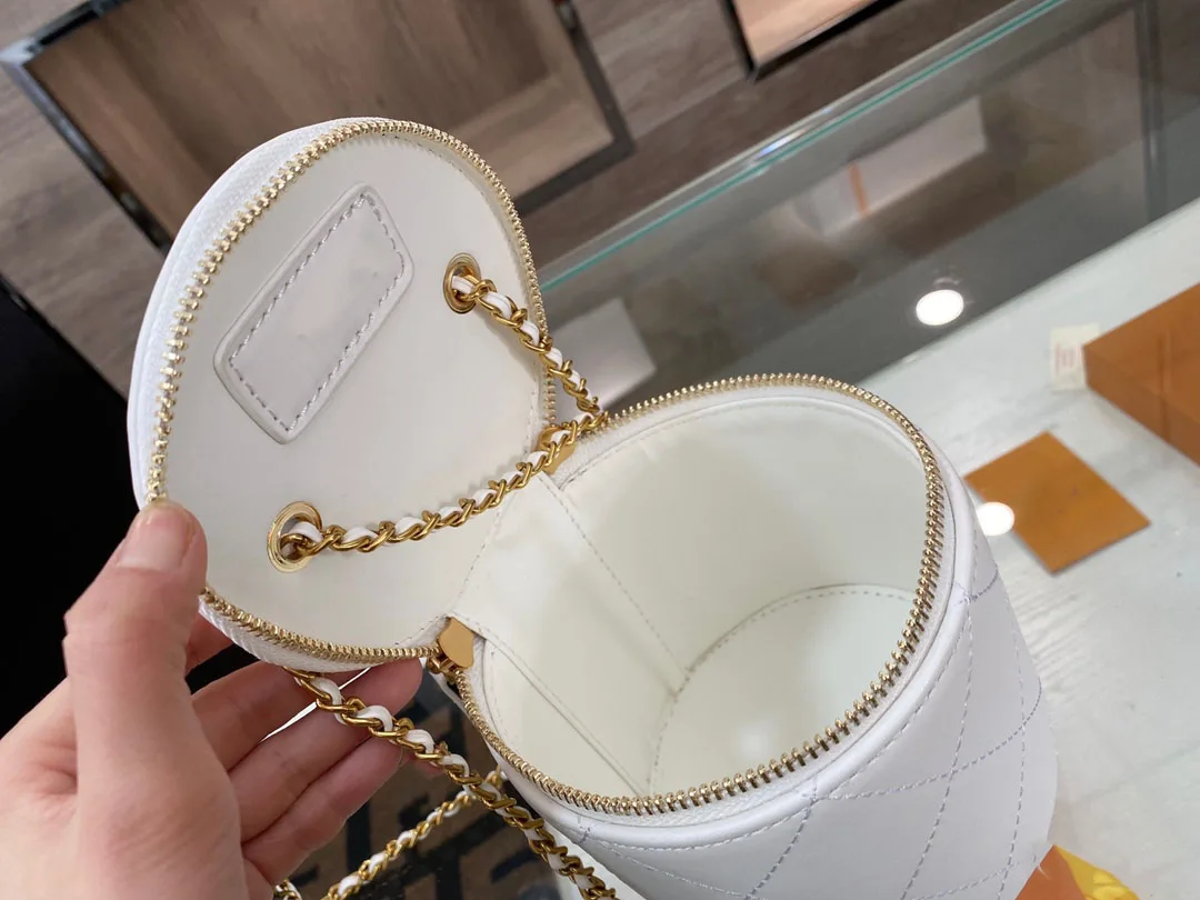 

100197 2021 new small cylinder cute make-up bag Single Shoulder Messenger Bag