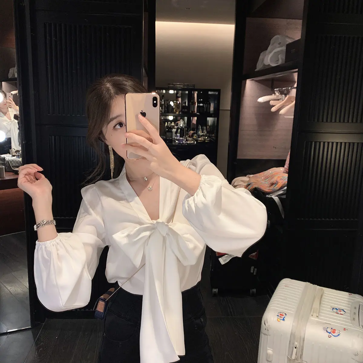 

Spring White Chiffon Blouse Women Korean Style Design Elegant Slim Shirts Female V-Neck Long Sleeve Bow Office Ladies Tops Chic