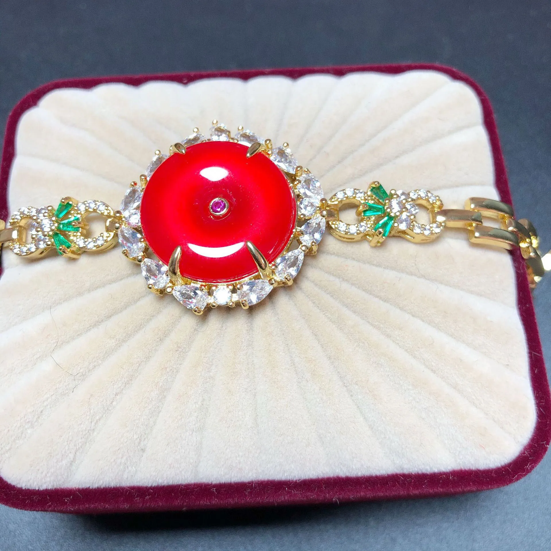 

Gold Inlaid High Ice Powder Chalcedony Safety Clasp Red Agate Women's Hand Brand Craft Gift Ladies Bracelet