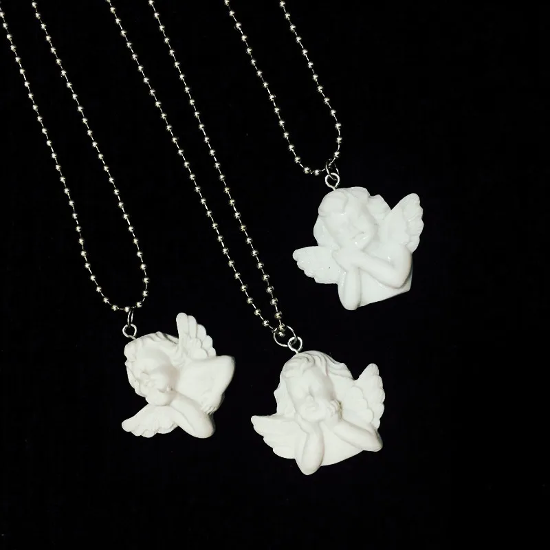 Ожерелье из нержавеющей стали с кулоном в виде Купидона белого цвета|Ожерелья