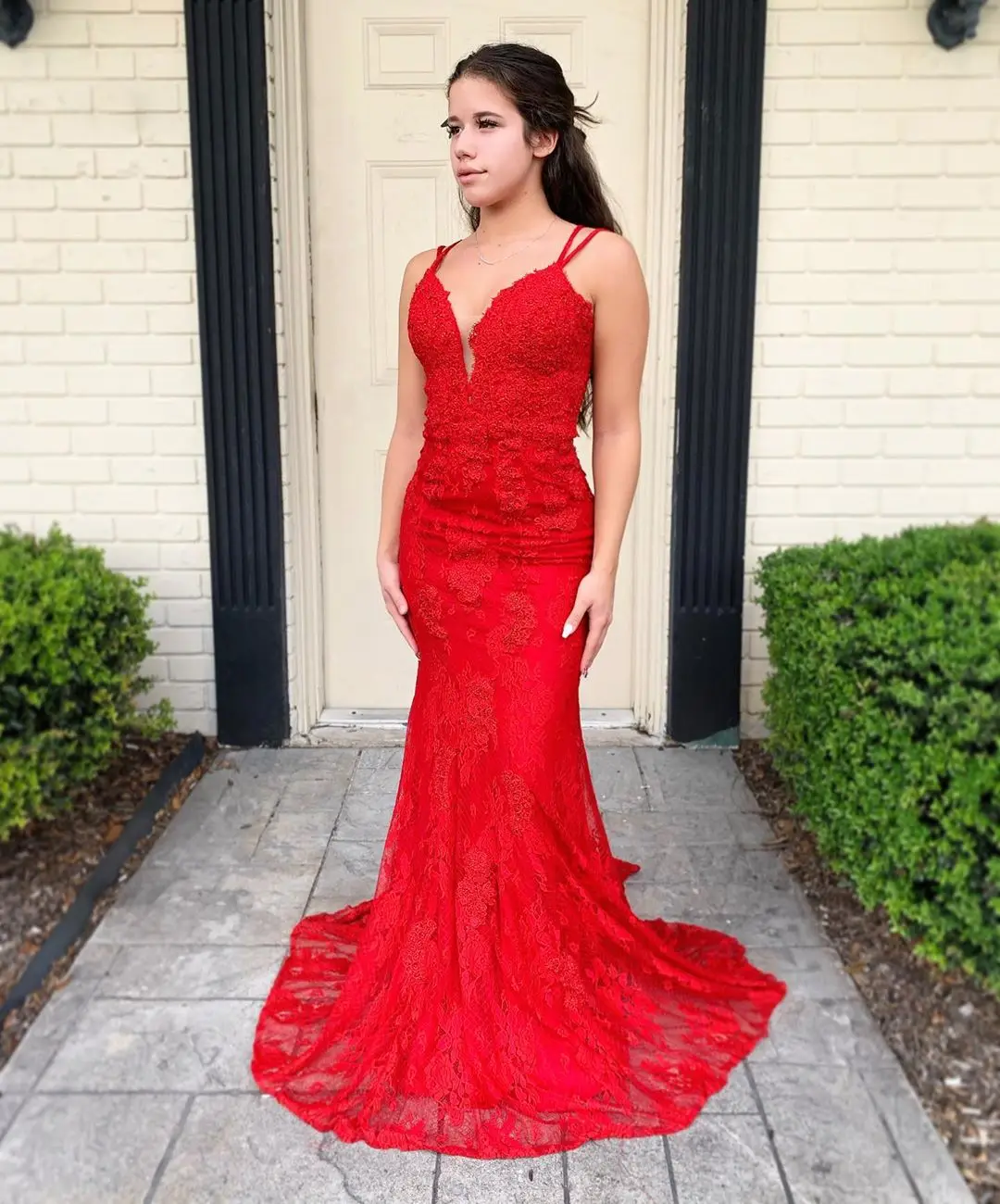 

Red Lace Mermaid V Neck Prom Dresses Long Spaghetti Straps Formal Evening Party Gowns Robe De Soiree