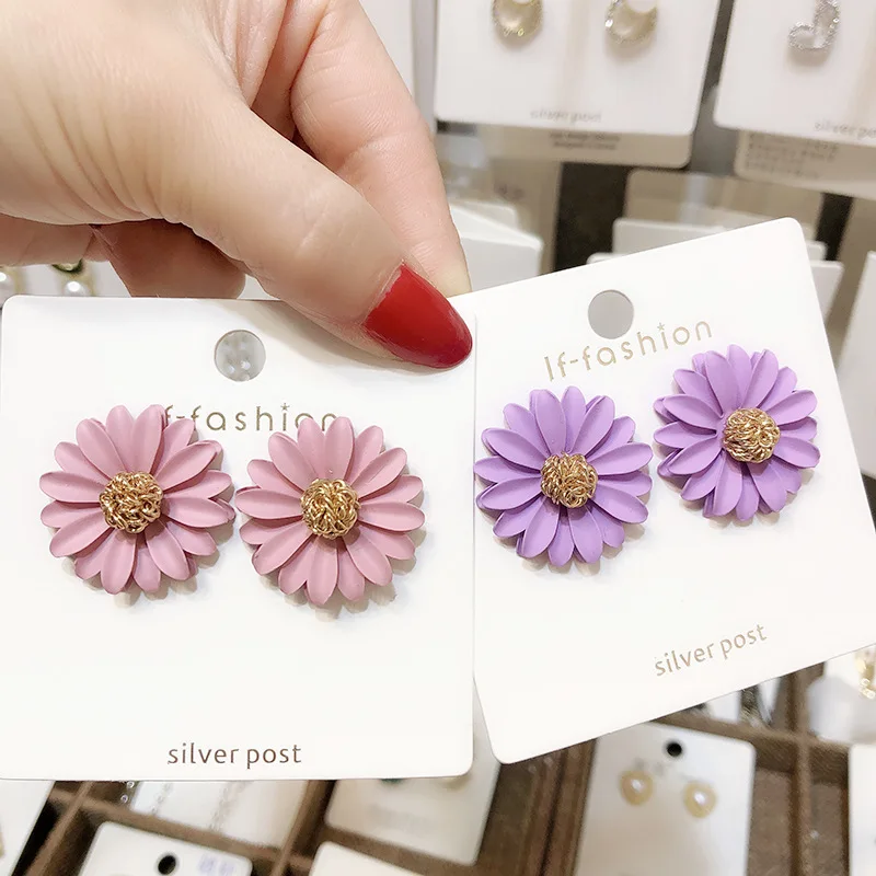 Женские серьги гвоздики с цветком ромашки подарочные в Корейском стиле золотым