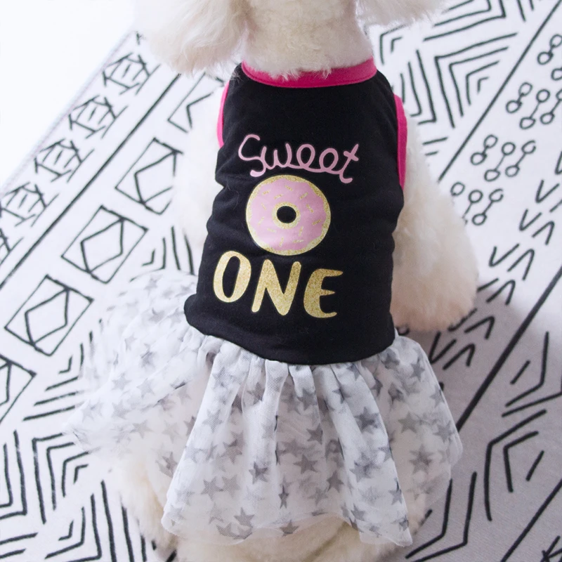 

Fashion Pet Clothing Dress Sweet Dog Clothes Comfortable Net Yarn Fluffy Skirt Pet Skirt Pretty Fluffy Casual Style Pet Dress