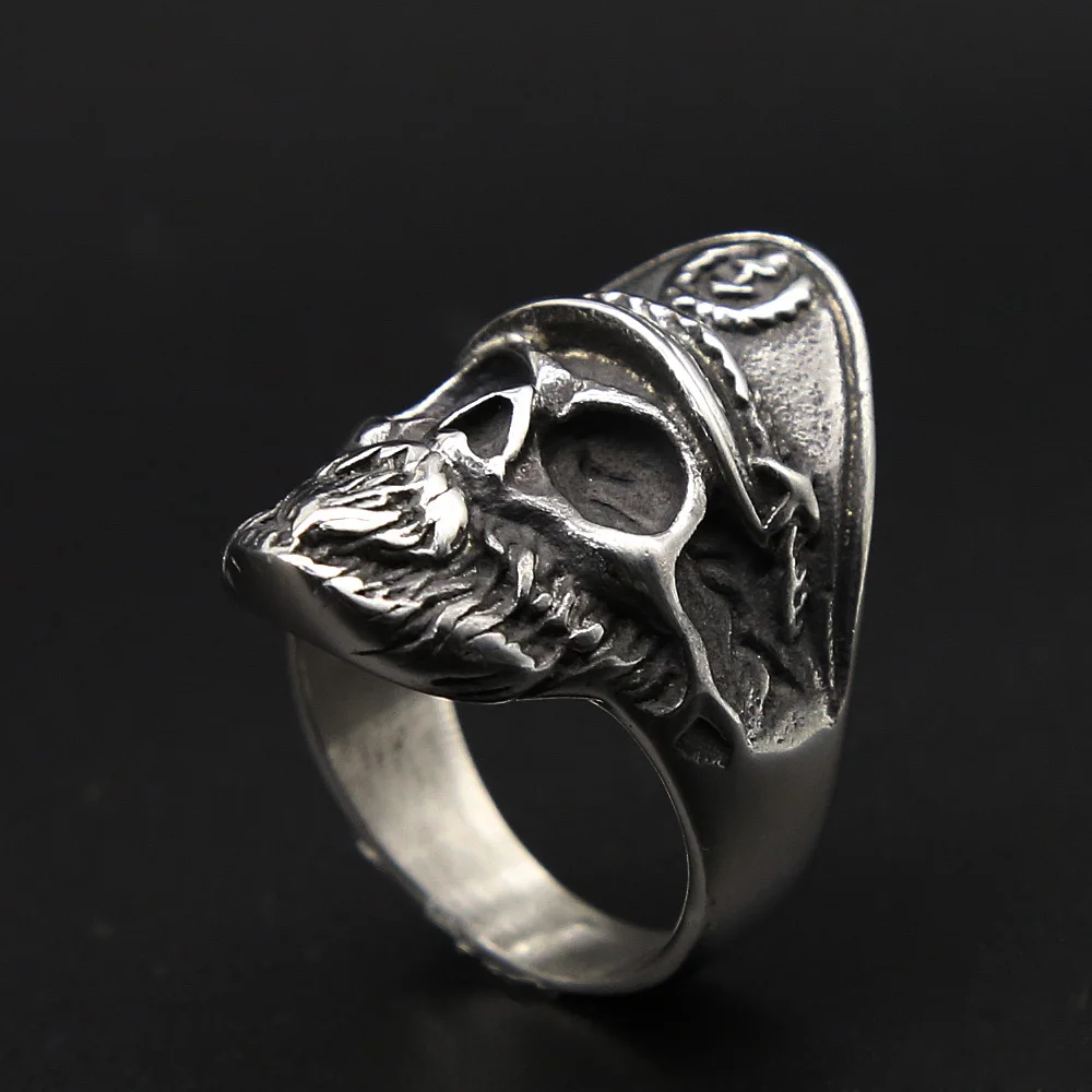 Мужское кольцо в стиле панк черное из нержавеющей стали с изображением капитана