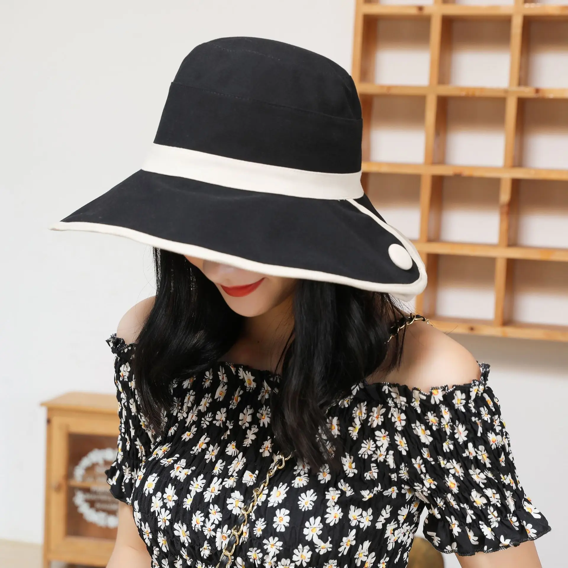 

21 New Female Hat Korean Spring Summer Double Sided Fisherman's Hat Japanese Button Leisure Basin Hat Outdoor Fashion Sunshade H