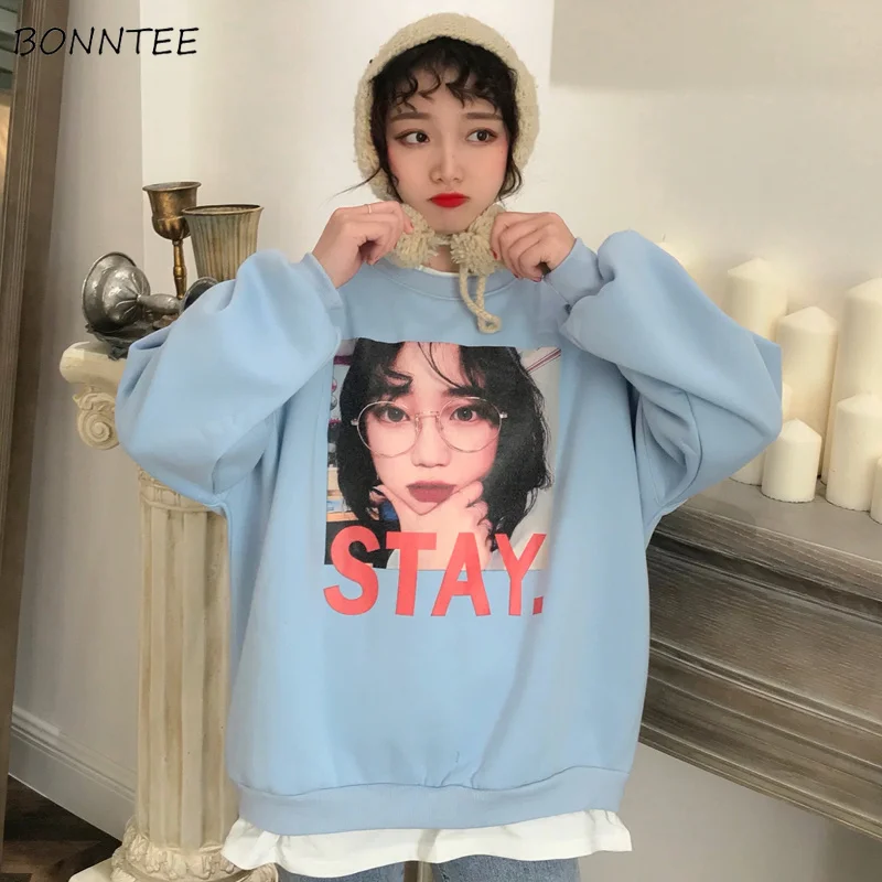 Толстовка женская утепленная бархатная однотонная с буквенным принтом и круглым