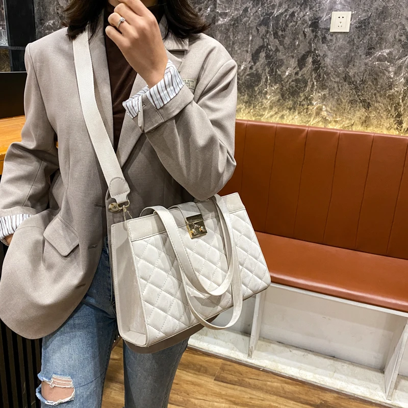 

OLSITTI Fashion Diamond Lattice Sewing Thread Shoulder Bags for Women 2020 Casual Large-capacity Women's Travel Handbag