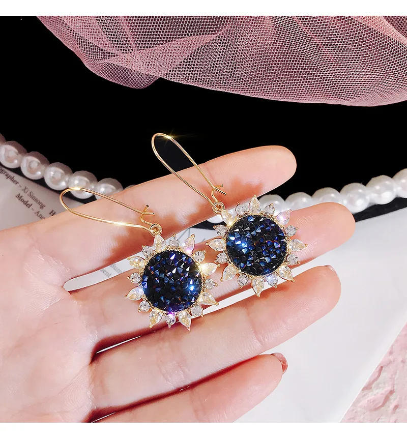 

2020 S925 Needle Women's Jewelry Super Sparkle Exaggerated Personality Kpop Sunflower Unusual Earrings 2020 Trend Skeleton