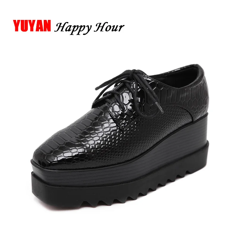 Женские туфли на плоской платформе увеличивающие рост мягкие кожаные высокого