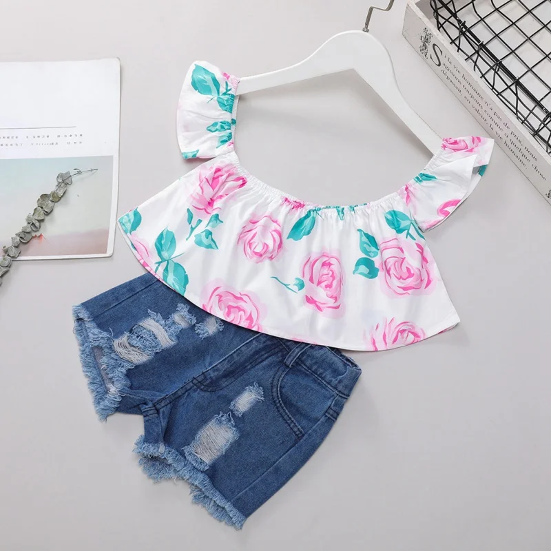 

Новинка 2020 года; Модная одежда для маленьких девочек летняя одежда футболка с цветочным принтом джинсовые топы и шорты Комплект детской оде...