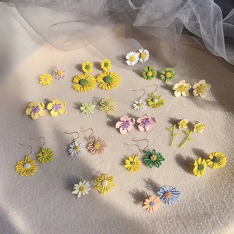 

Wholesale New Daisy Stud Earrings Sterling Silvers Pin Flower Earrings for Women Jewelry Gift